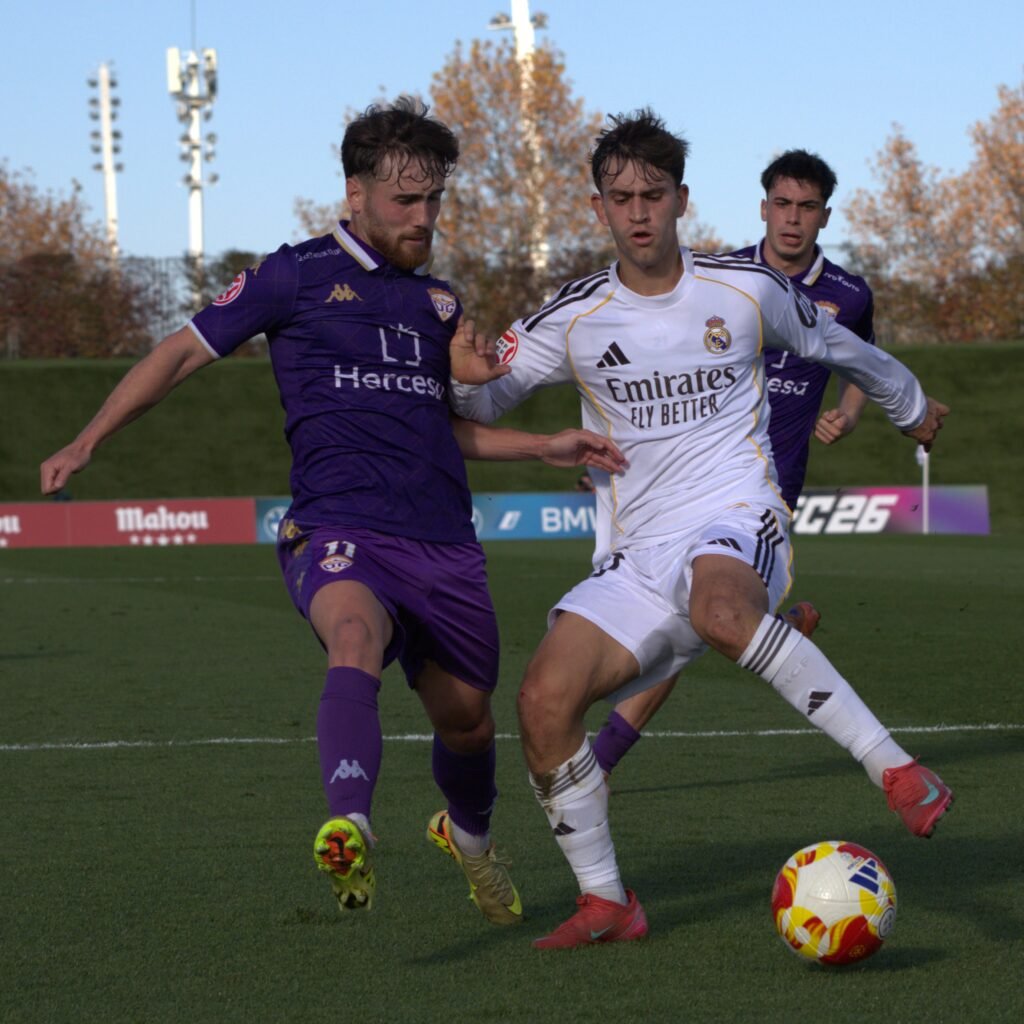 RM Castilla: Dani Mesonero regateando en el area