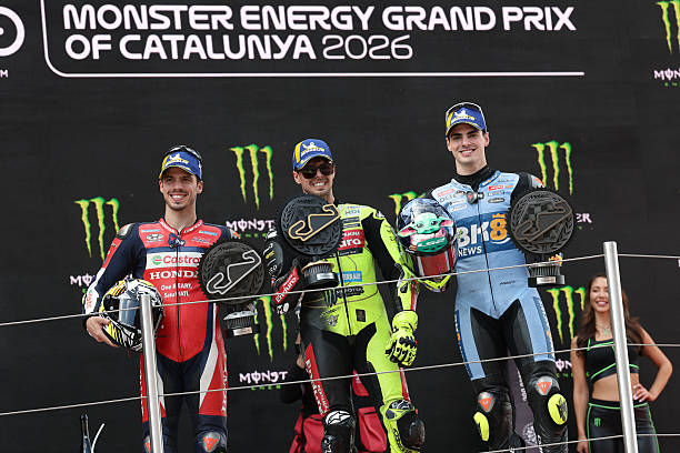 Podium Gran Premio de Catalunya: 2º Joan Mir, 1º Fabio Di Giannantonio y 3º Fermín Aldeguer (Foto Lluis GENE / AFP via Getty Images)