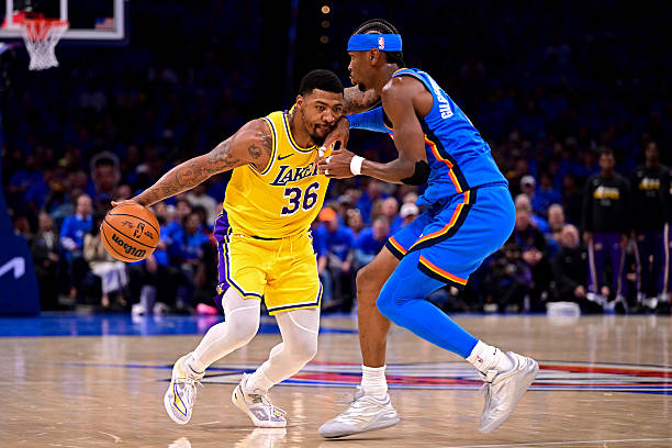 Marcus Smart defendido por Shai Gilgeous-Alexander (Foto de Joshua Gateley/Getty Images) 